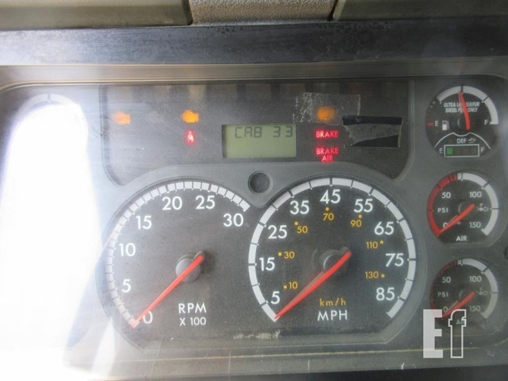2013-freightliner-cascadia-125-image-10