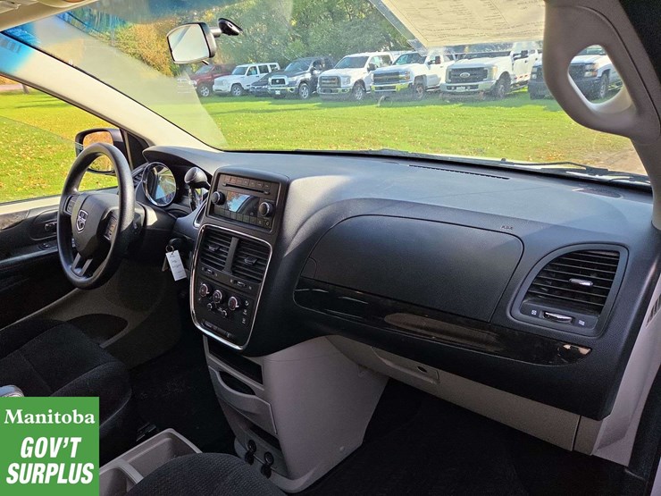 2012-dodge-grand-caravan-sxt-image-31