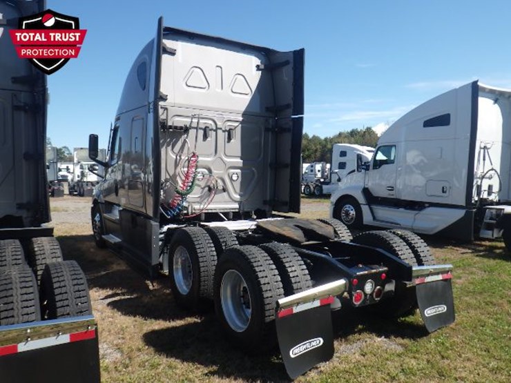 2024-freightliner-cascadia-126-image-14