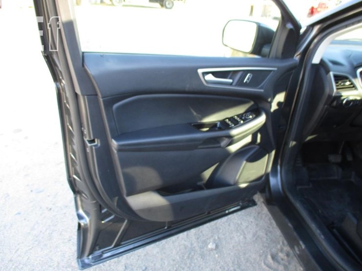 2019-ford-edge-sel-image-14