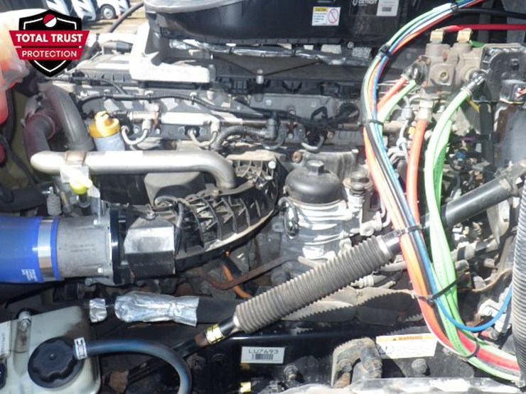 2020-freightliner-cascadia-126-image-20