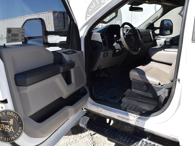 2020-ford-f550-xl-image-38