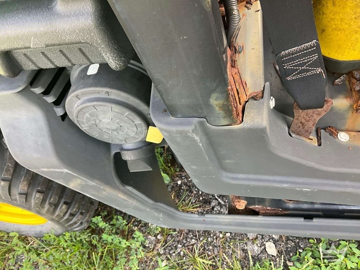 john-deere-gator-image-21