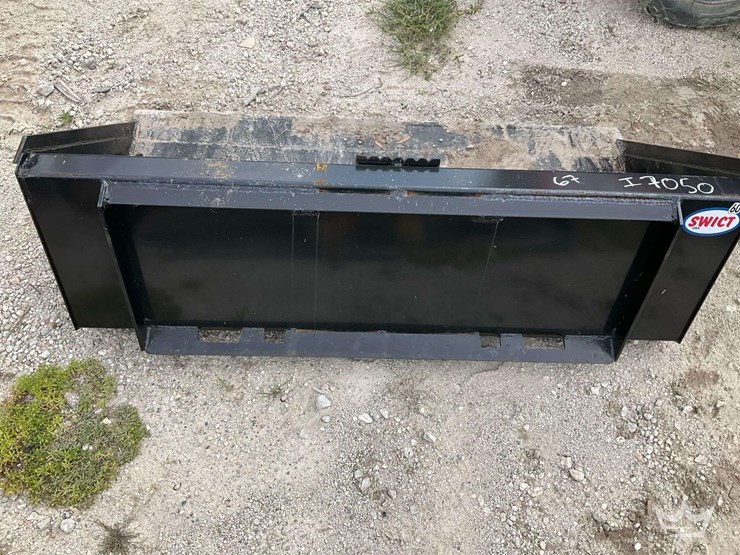 2026-swict-60in-bucket-skid-steer-attachment-image-2