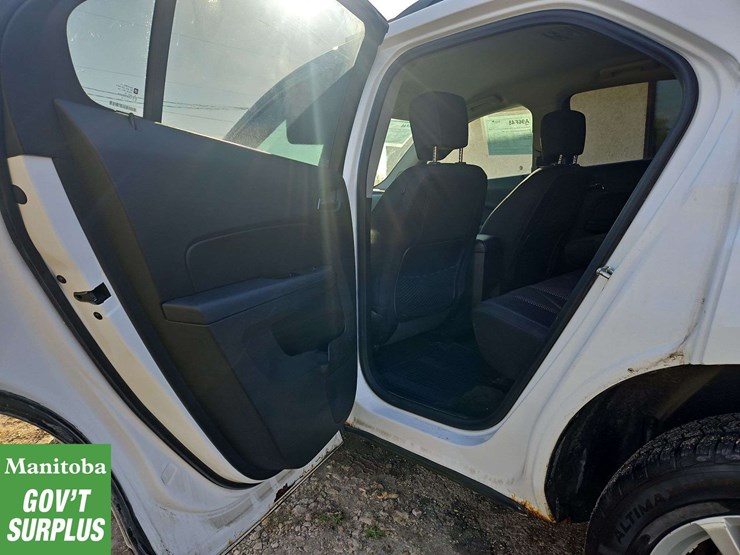 2015-chevrolet-equinox-image-23