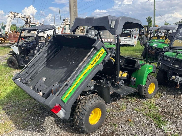 2022-john-deere-gator-image-22