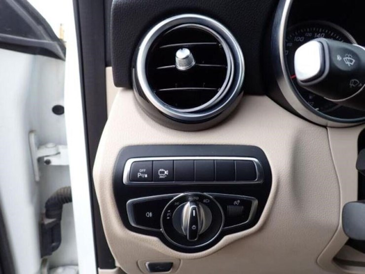 2018-mercedes-benz-glc300-image-15