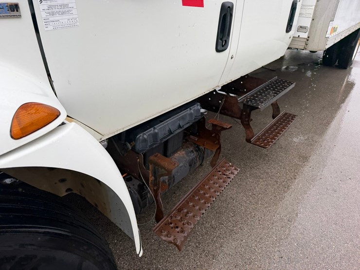 #1665-•-2008-international-navistar-box-truck-image-11