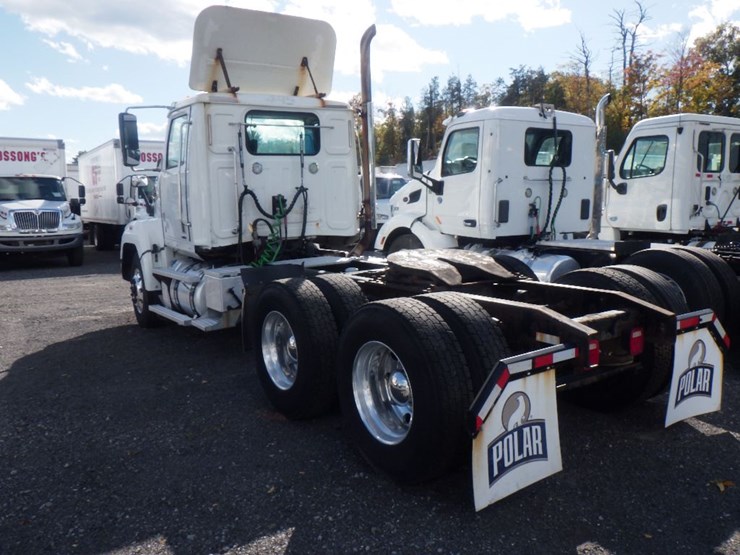 2017-western-star-4700sf-image-11