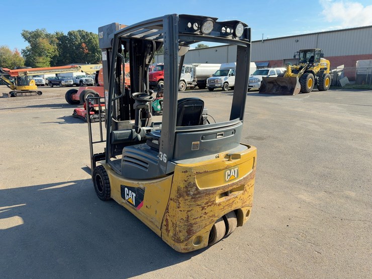 2011-caterpillar-2et4000-image-3