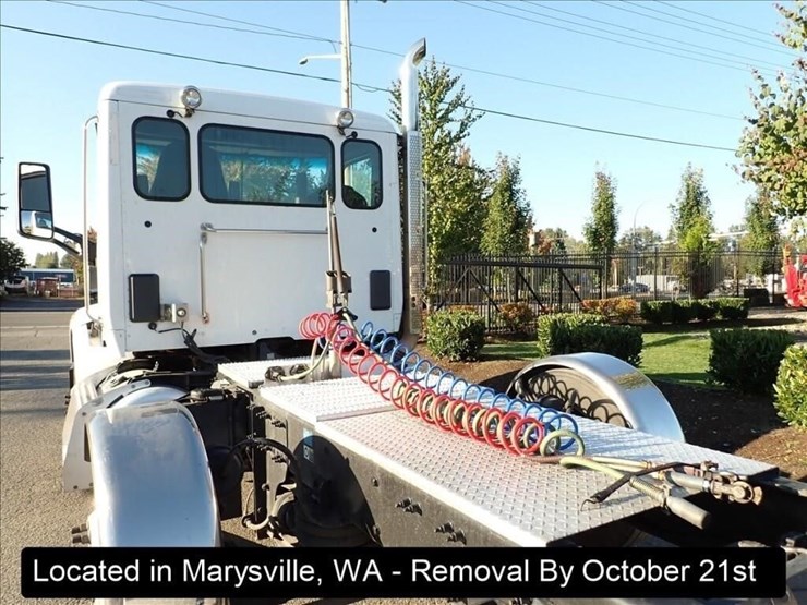 2019-peterbilt-567-image-3
