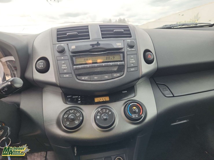 2010-toyota-rav4-image-9