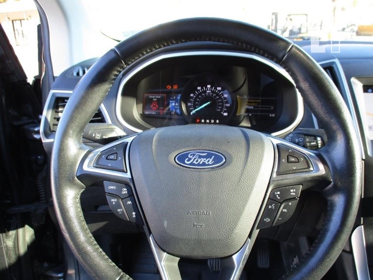 2019-ford-edge-sel-image-11