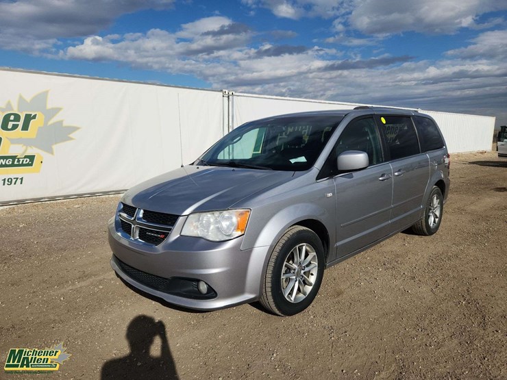 2014-dodge-grand-caravan-se-image-1