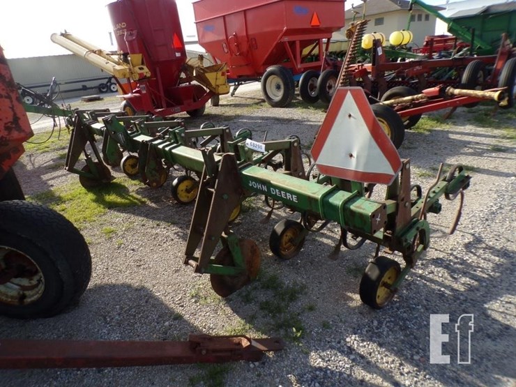 john-deere-825-image-3