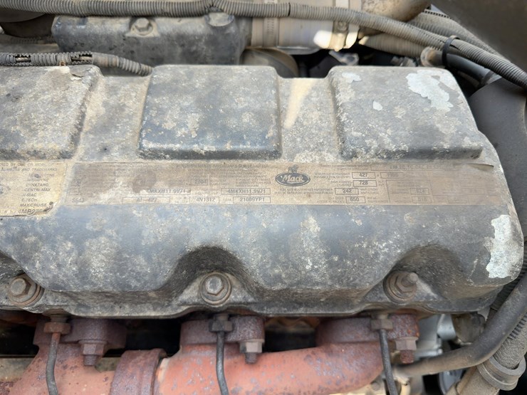 2005-mack-granite-cv713-image-11