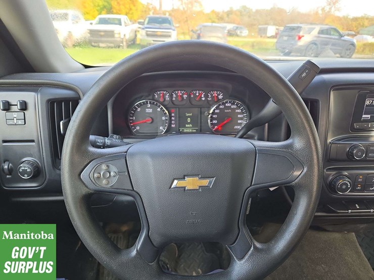 2015-chevrolet-silverado-1500-image-18