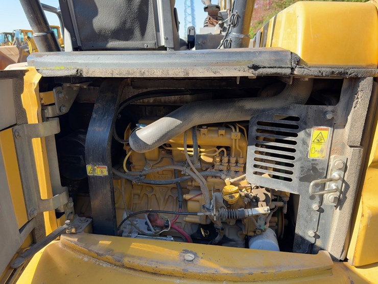 2014-caterpillar-305-image-24