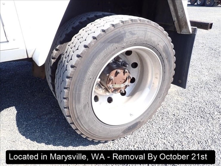 2020-freightliner-m2-image-12