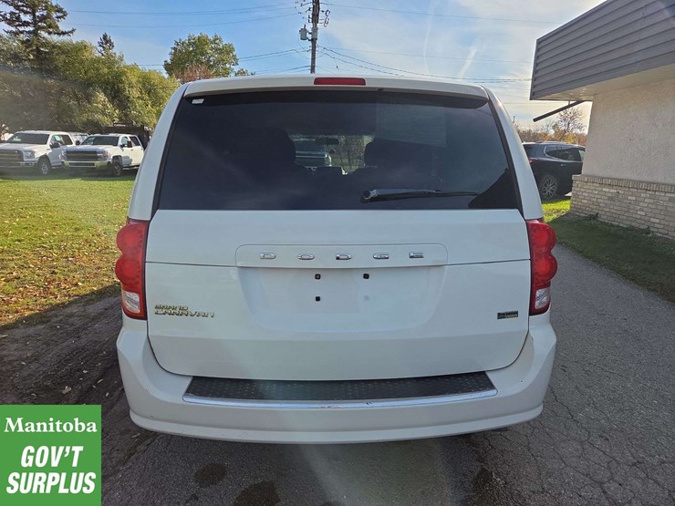2012-dodge-grand-caravan-sxt-image-6