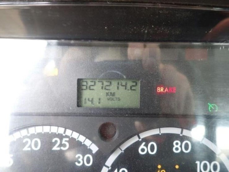 2015-freightliner-114sd-image-14