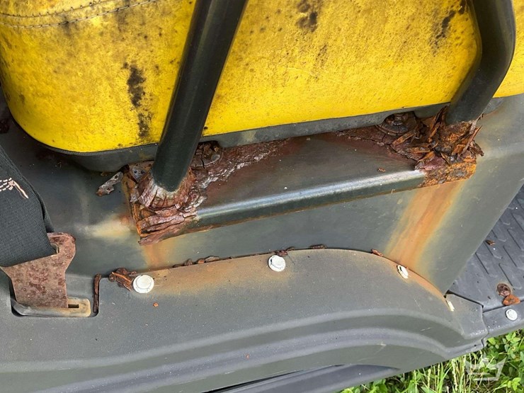 john-deere-gator-image-19