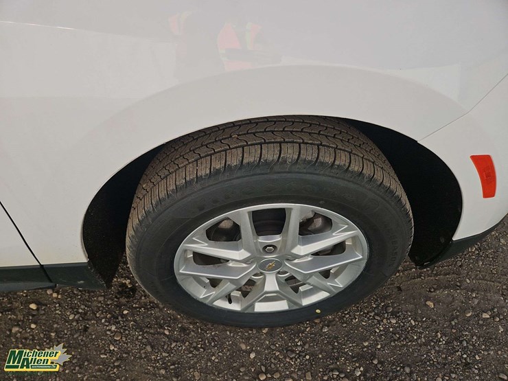 2022-chevrolet-equinox-image-16