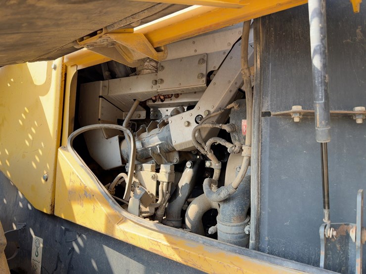 2010-komatsu-wa500-6-image-21