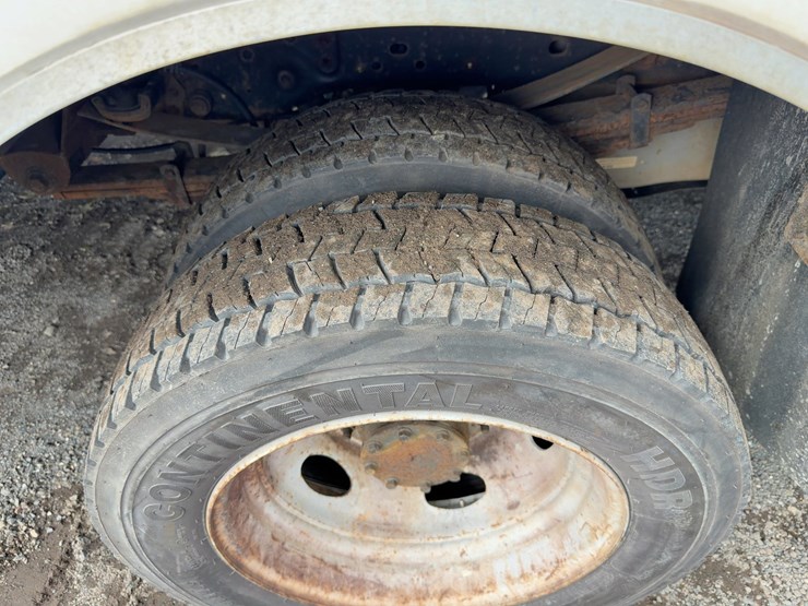 2016-ford-f550-xl-image-10