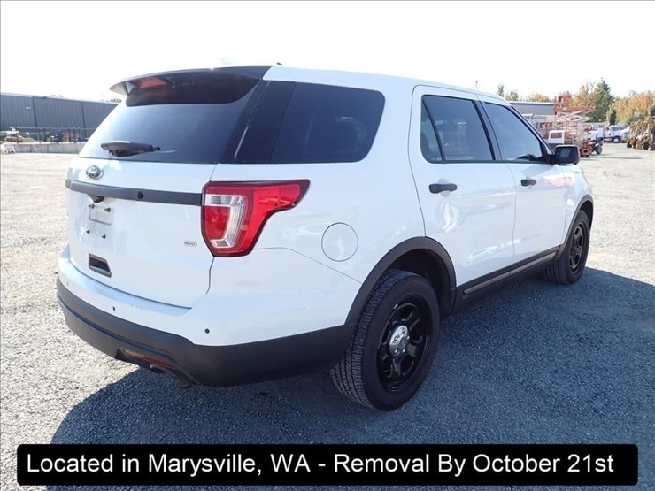 2016-ford-explorer-image-15