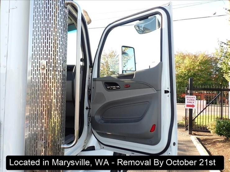 2019-peterbilt-567-image-8