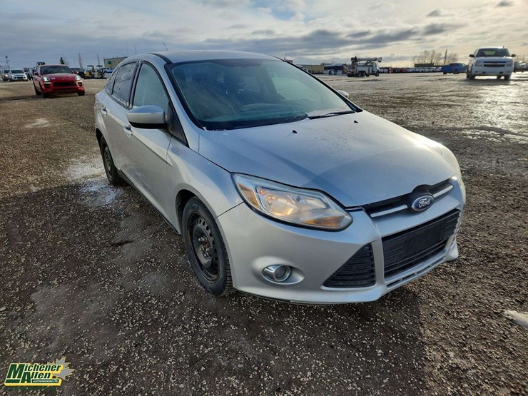 2012-ford-focus-se-image-2