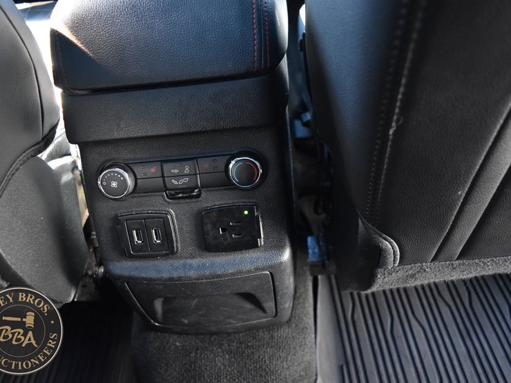 2018-ford-explorer-image-47