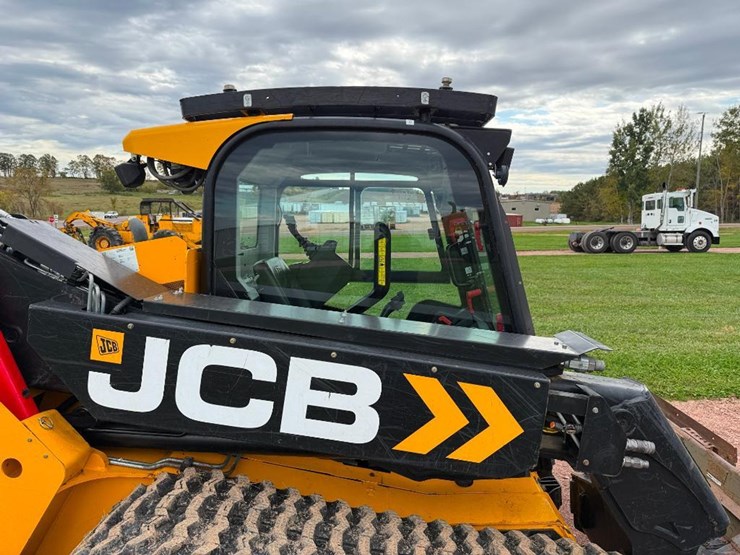 jcb-3ts-8t-image-24