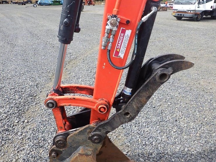 kubota-u55-5-image-10