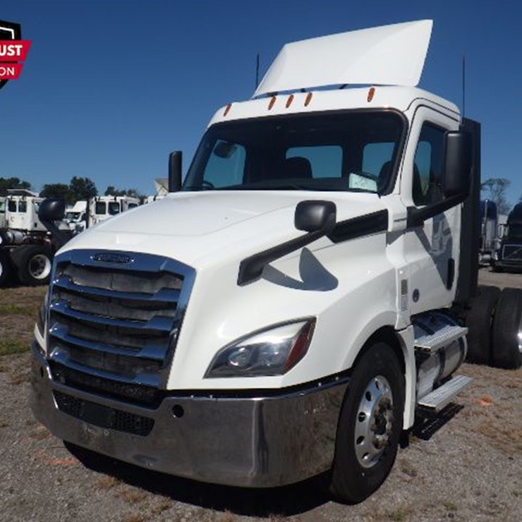 2019 FREIGHTLINER CASCADIA 126