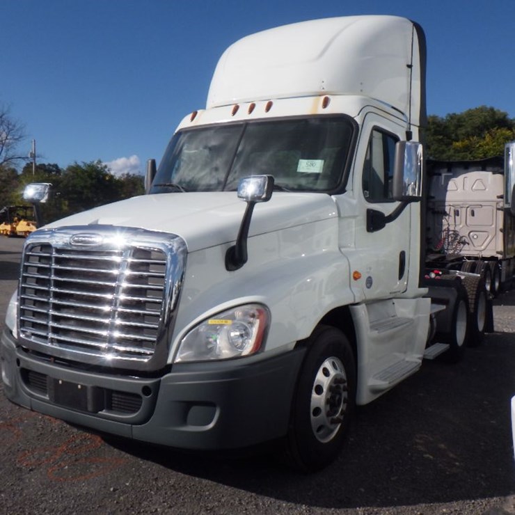 2017 FREIGHTLINER CASCADIA 125