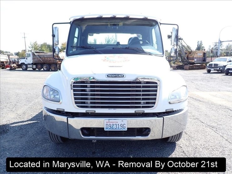 2020-freightliner-m2-image-39