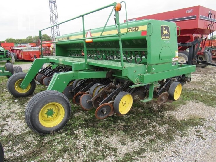1993-john-deere-750-image-1