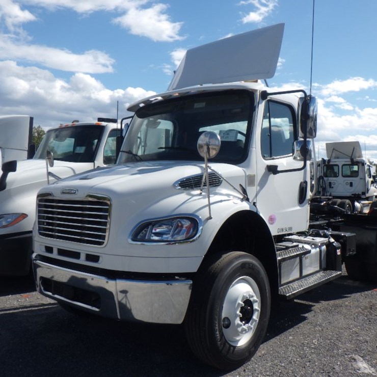 2021 FREIGHTLINER M2 106