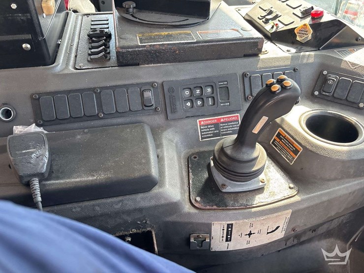 2019-peterbilt-520-image-12