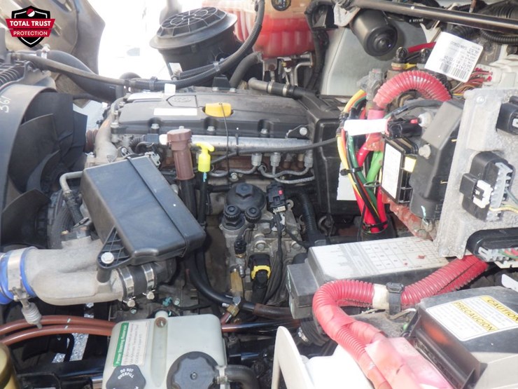 2021-freightliner-m2-106-image-15