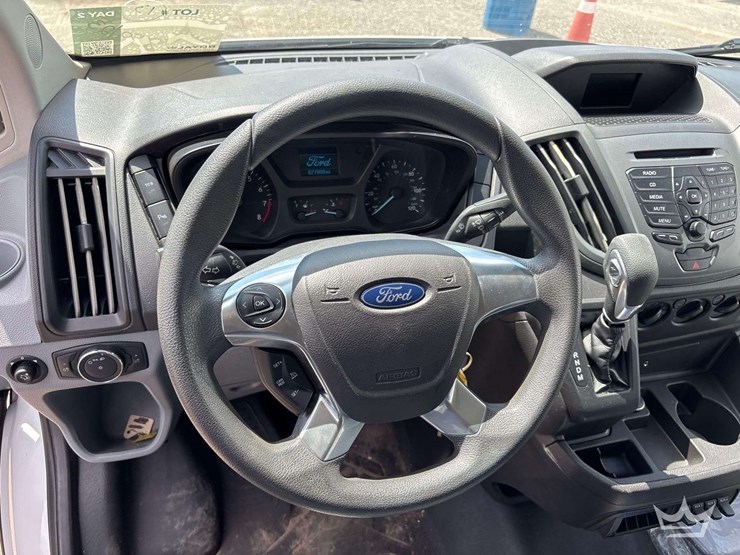 2019-ford-transit-image-11