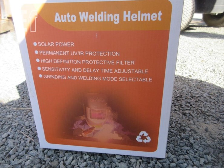 (2)-welding-helmets-image-3