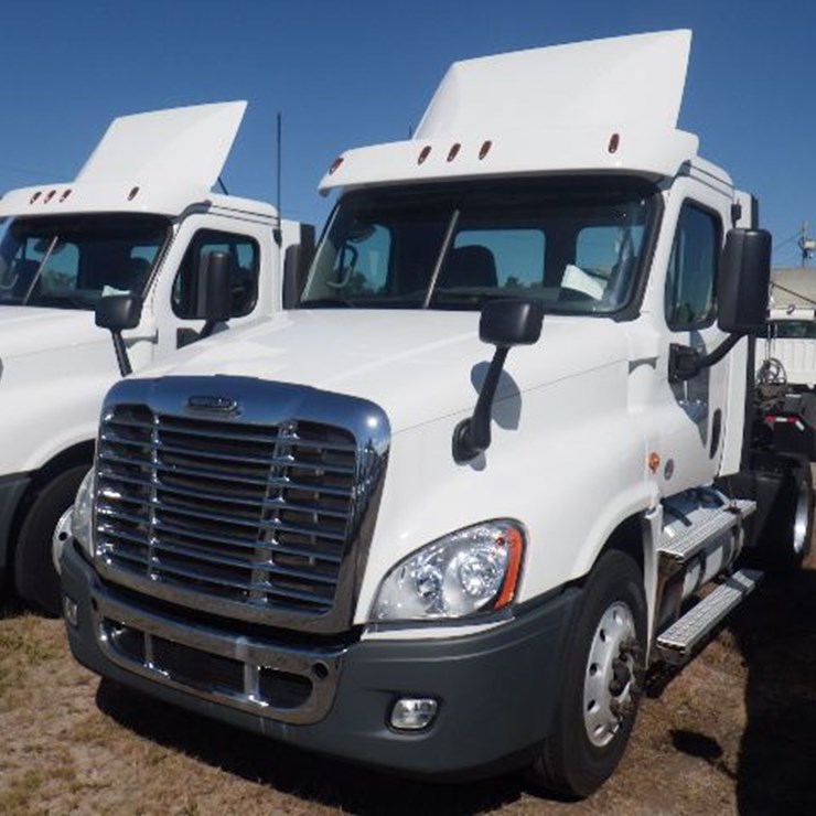 2020 FREIGHTLINER CASCADIA 125