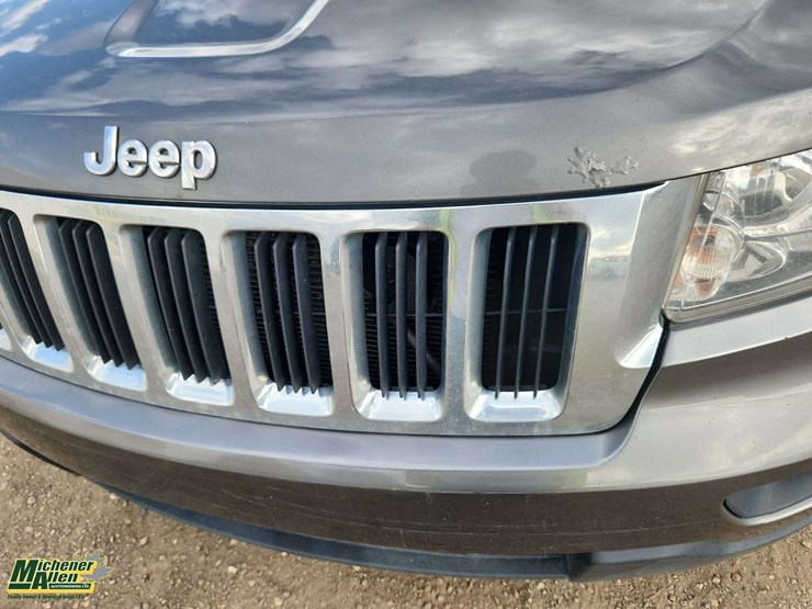 2012-jeep-grand-cherokee-image-17