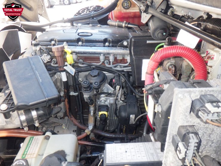 2020-freightliner-m2-106-image-14