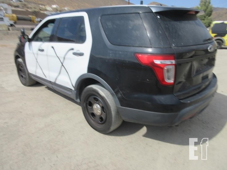 2015-ford-explorer-image-4
