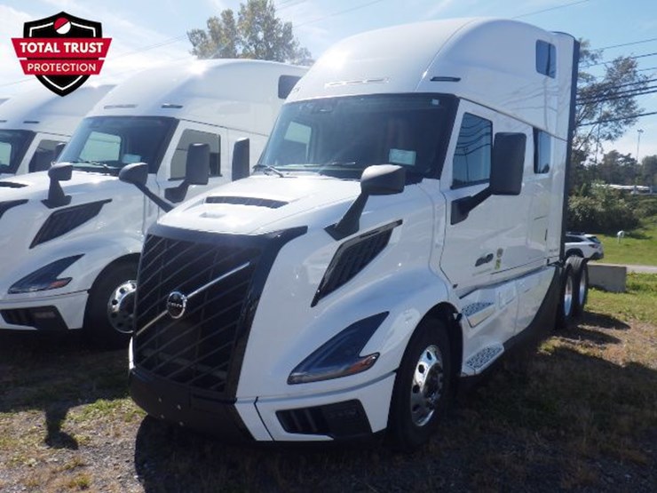 2025-volvo-vnl860-image-1