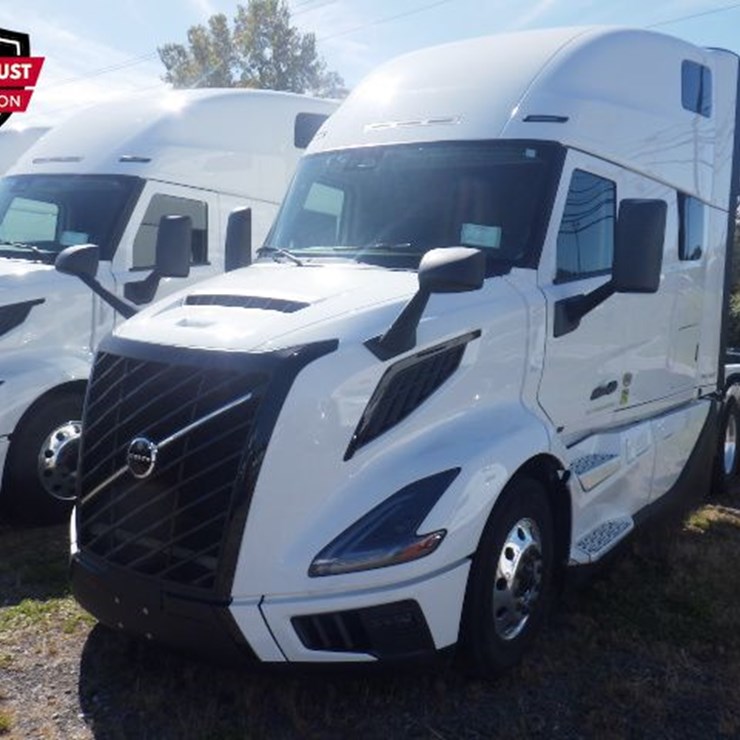 2025 VOLVO VNL860